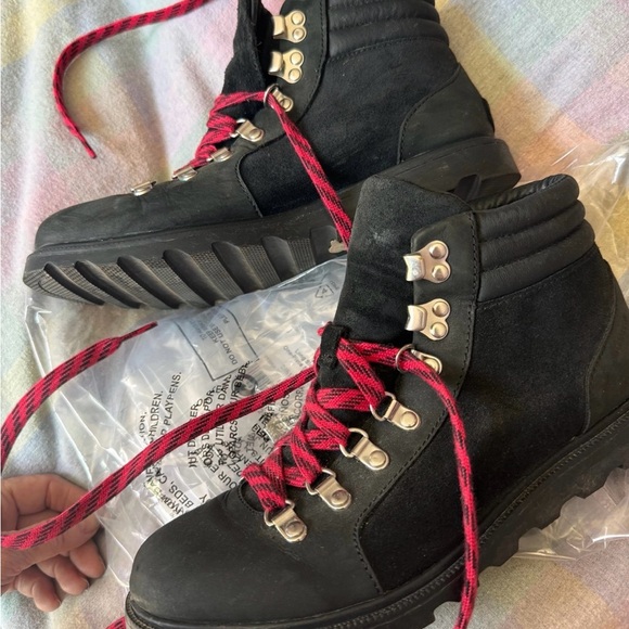 Sorel boots Women’s size 8 - Picture 1 of 8